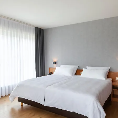 Achat Frankfurt מיינטל