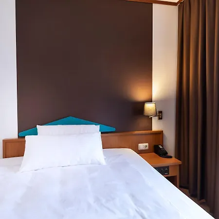 Achat Frankfurt 4* מיינטל