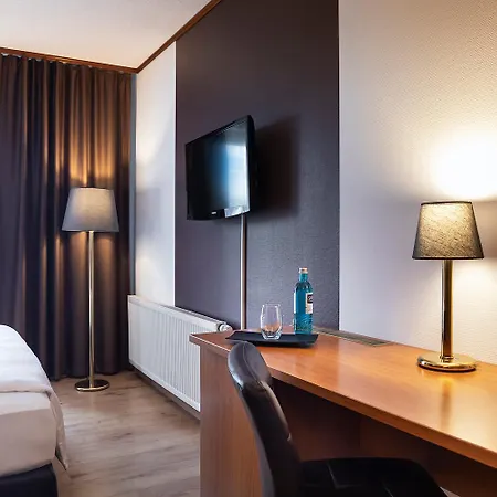 ホテル Achat Frankfurt 4*