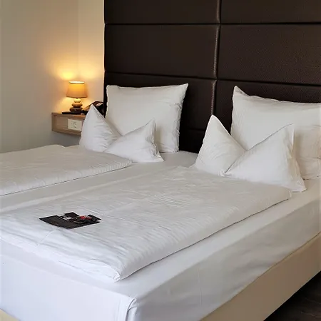 מלון Achat Frankfurt 4*