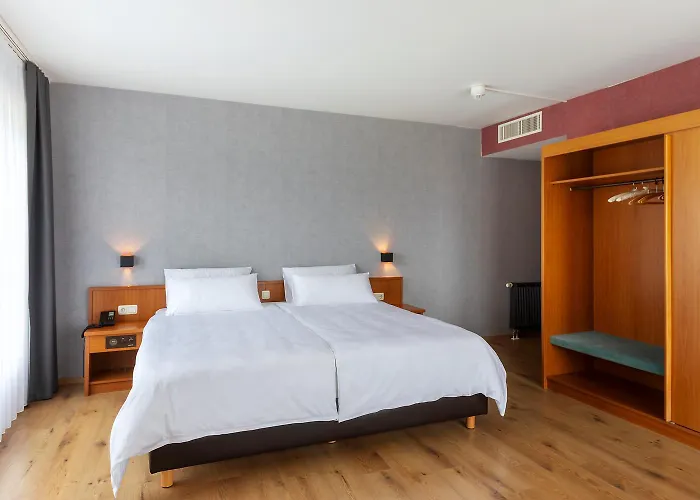 Hotell Achat Frankfurt 4*